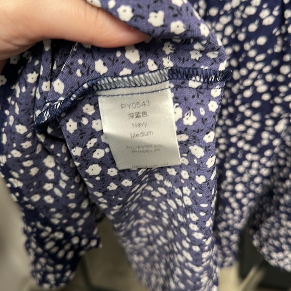 Medium navy blue and white flowy romper. Tie straps. Zipper back. Never worn - Picture 7 of 7